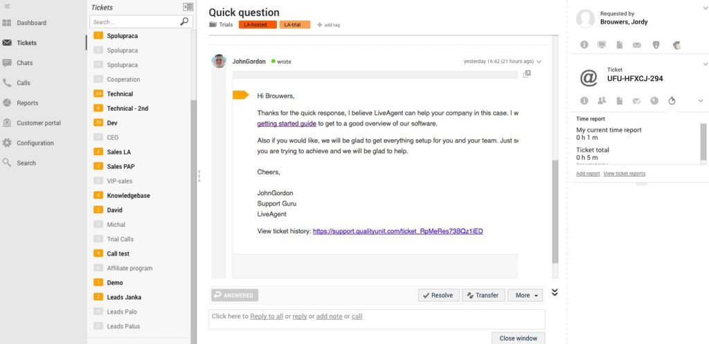 Exemplu de tichet LiveAgent pentru o conversație